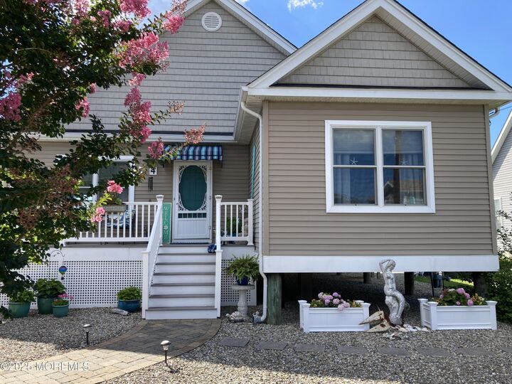 Property Photo:  4 Fontainebleau Drive  NJ 08723 