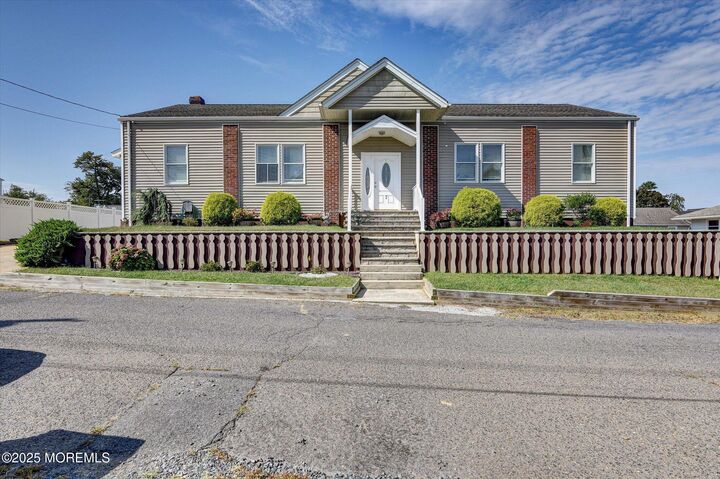 Property Photo:  7 John Street  NJ 08872 