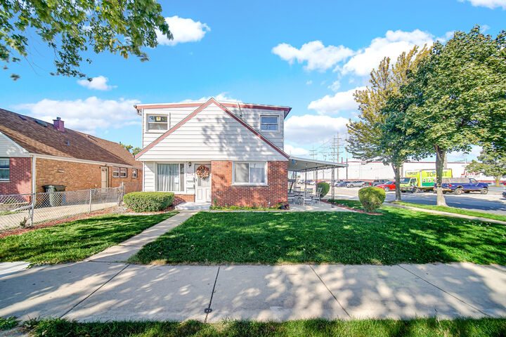 Property Photo:  2078 N 17th Avenue  IL 60160 