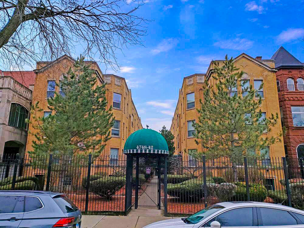 Property Photo:  4748 S Drexel Boulevard 1W  IL 60615 