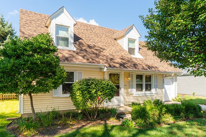 Property Photo:  820 Shady Lane  IL 60506