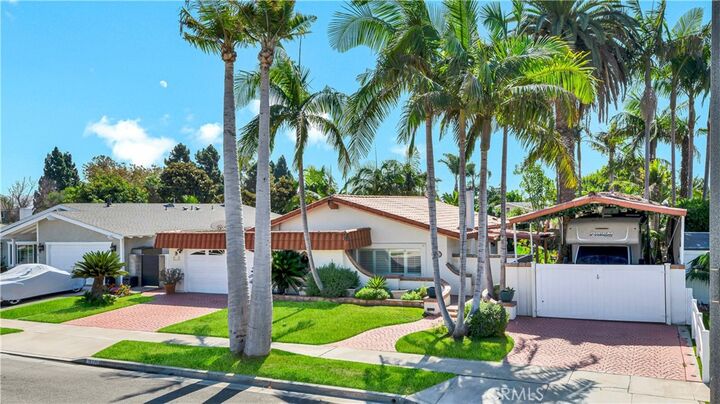 Property Photo:  10200 Peregrine Circle  CA 92708 