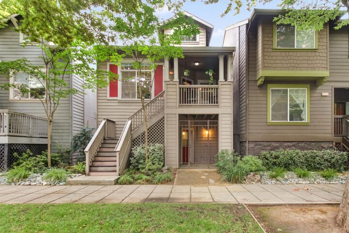 1205 Q Street  Sacramento CA 95811 photo