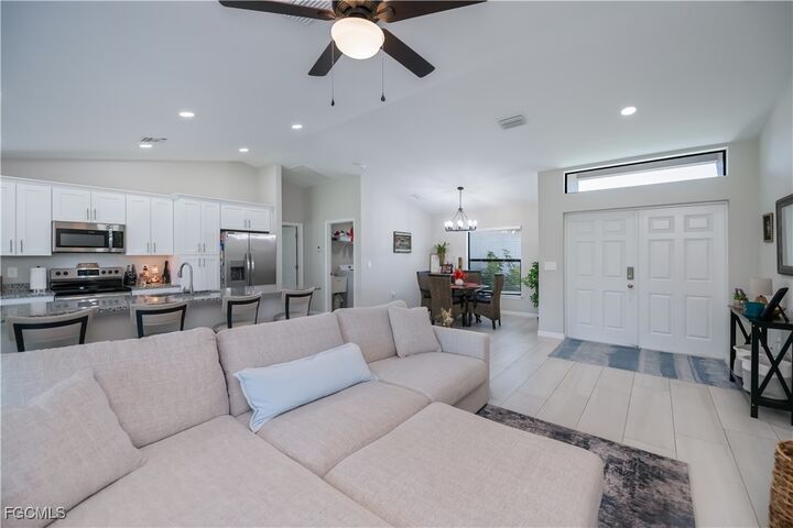 Property Photo:  4118 11th Street SW  FL 33976 