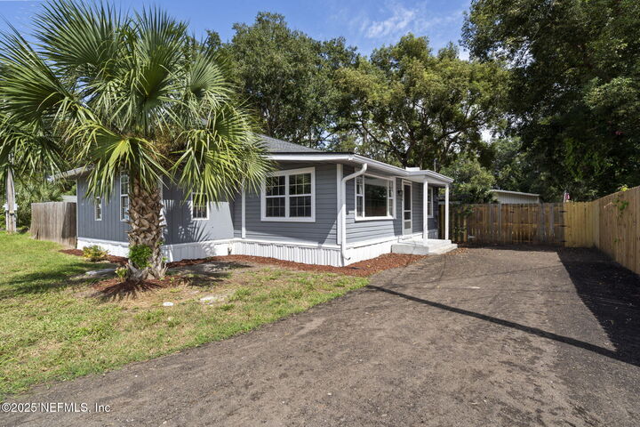 Property Photo: 506 Highland Avenue S FL 32043