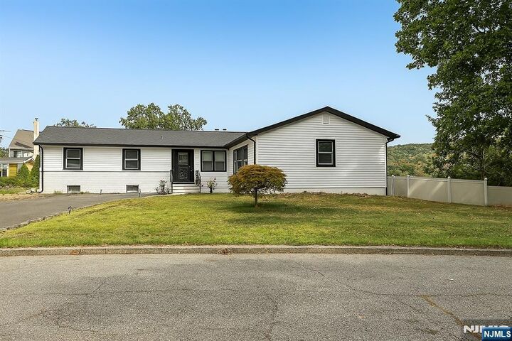 Property Photo:  112 Park Place  NJ 07442 