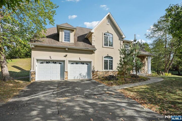 Property Photo:  4 Forest Hill Drive  NJ 07470 