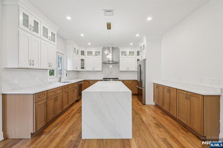 Property Photo:  65 New Street  NJ 07401 