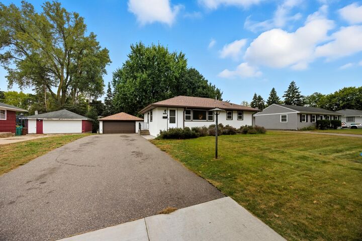 Property Photo:  4401 Winchester Lane  MN 55429