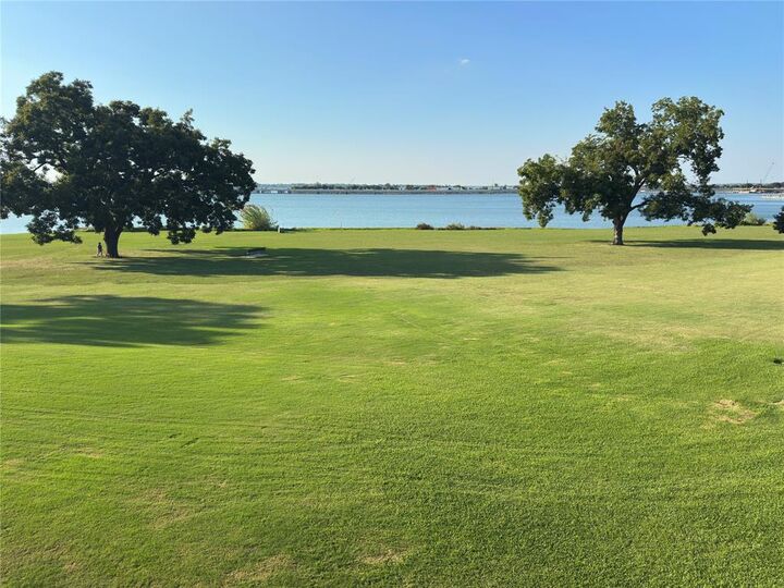 Property Photo: 1912 Signal Ridge Place TX 75032
