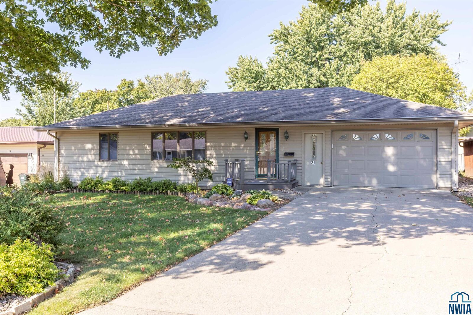 Property Photo:  21 Elmwood Drive  IA 51034 