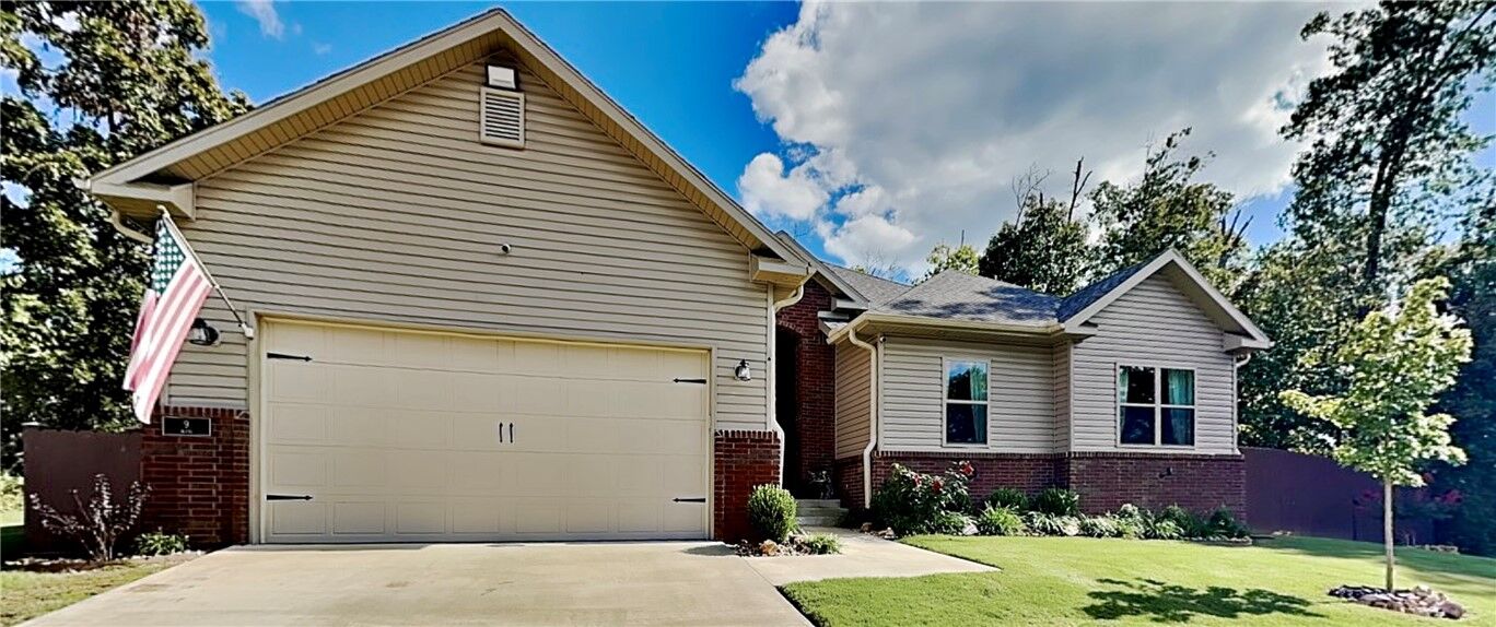 Property Photo: 9 Blythe Circle AR 72714
