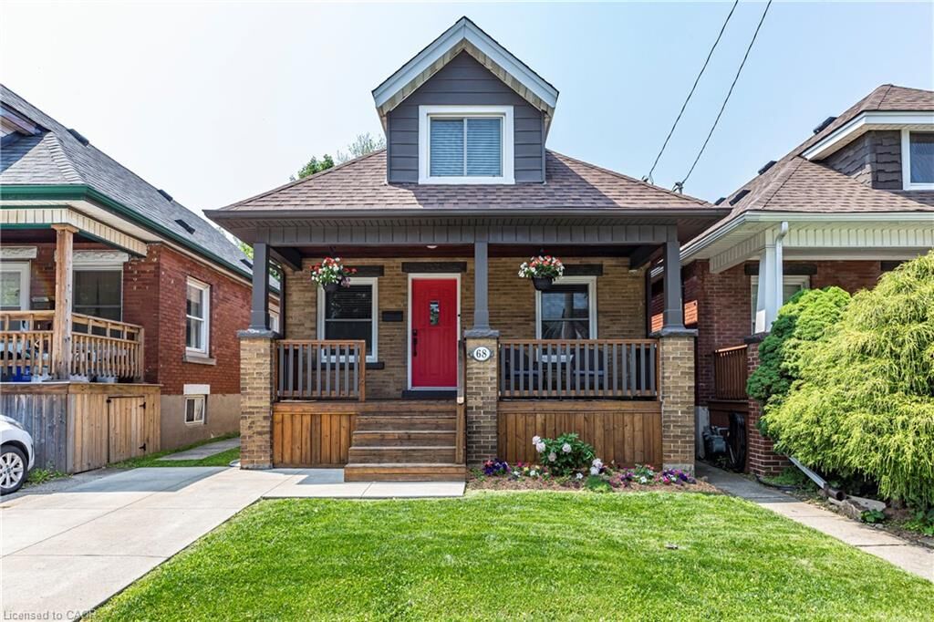 Property Photo:  68 Graham Avenue S  ON L8K 2M1 