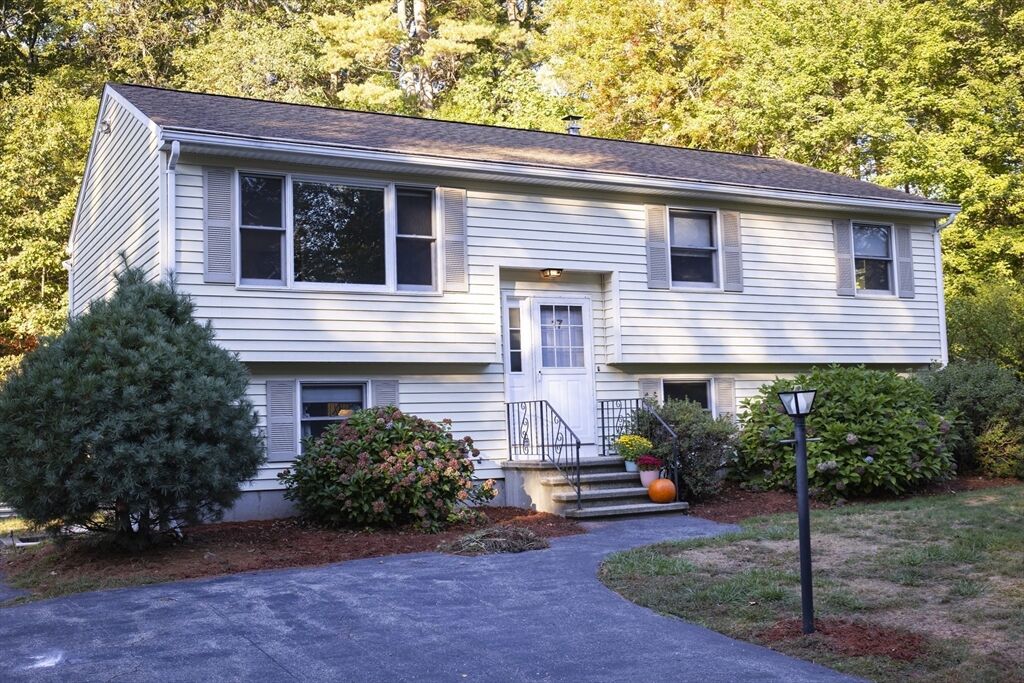 Property Photo: 17 Ben Pl MA 01821