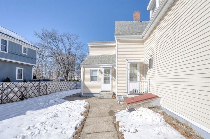 Property Photo:  176 Pearl St 176  MA 02458 