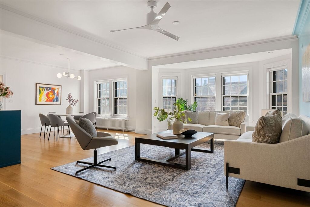 Property Photo:  90 Commonwealth Avenue 18  MA 02116 