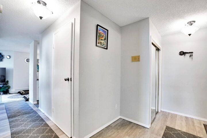 Photo de la propriété: 110 20 Avenue NE 109 AB T2E 1P7