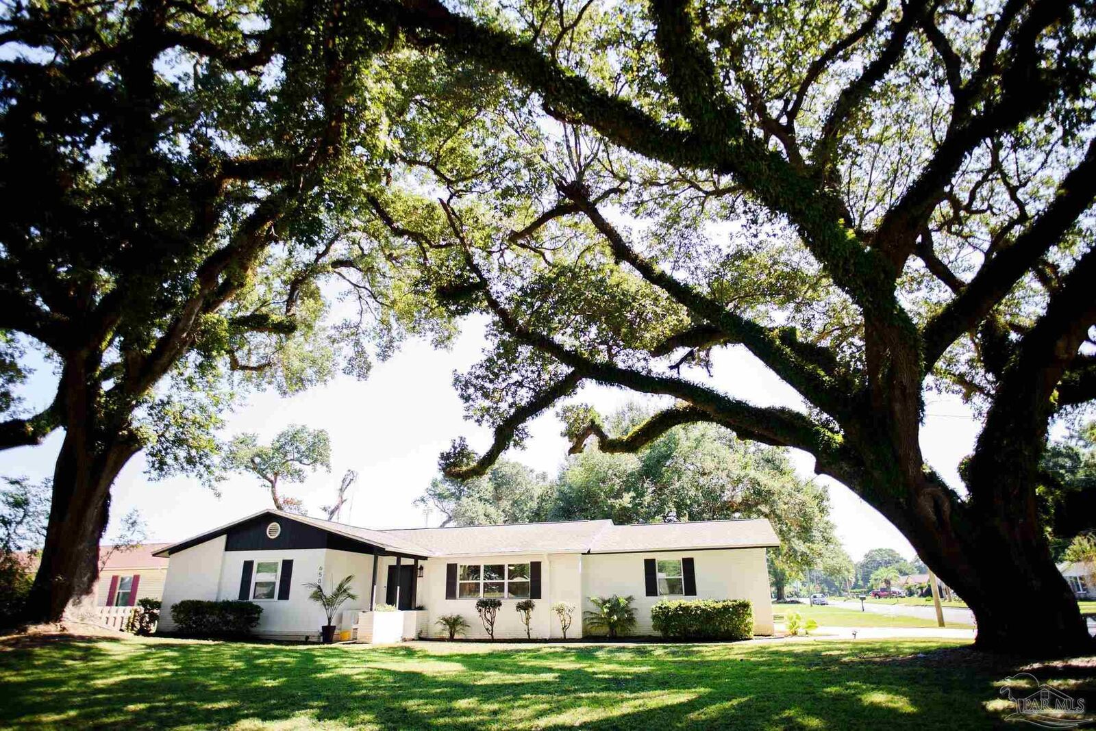 Property Photo:  6508 Colonade Cir  FL 32506 