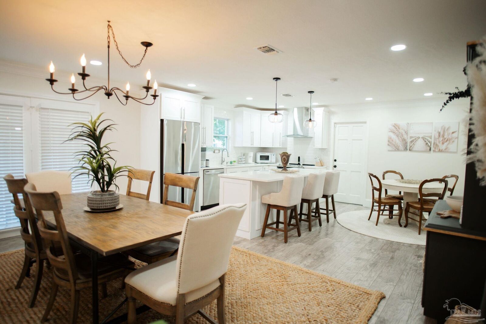 Property Photo: 6508 Colonade Cir FL 32506