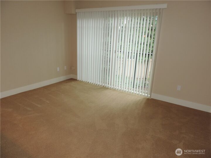 Property Photo:  511  100th Avenue NE 205  WA 98004 