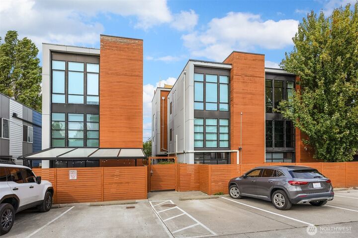 Property Photo: 545 S Sullivan Street C WA 98108