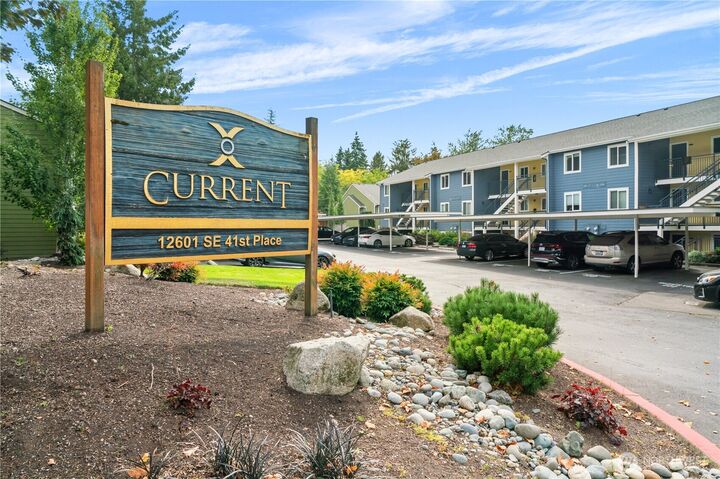 Property Photo: 12601 SE 41st Place C102 WA 98006