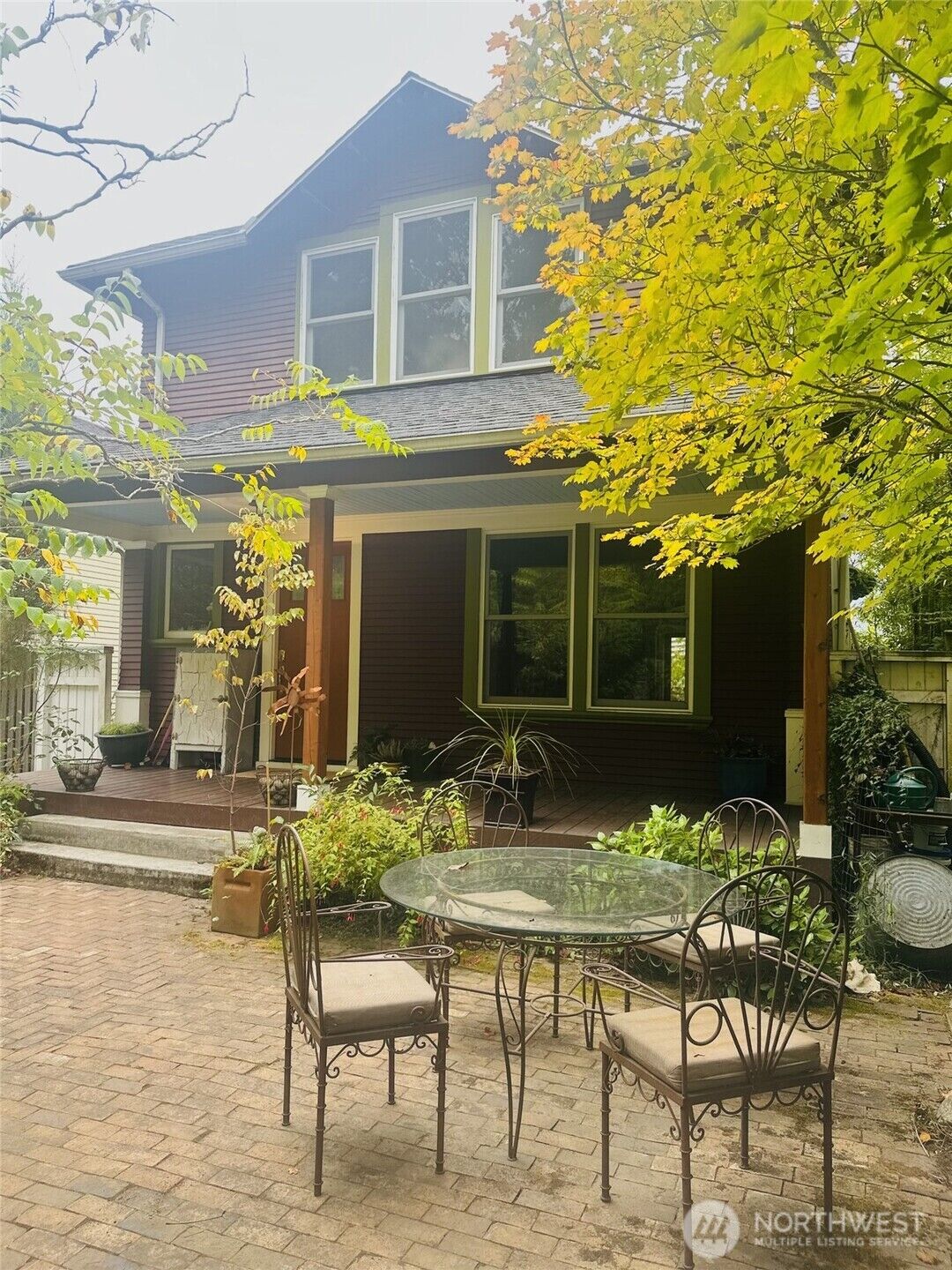 Property Photo:  825  15th Avenue  WA 98122 