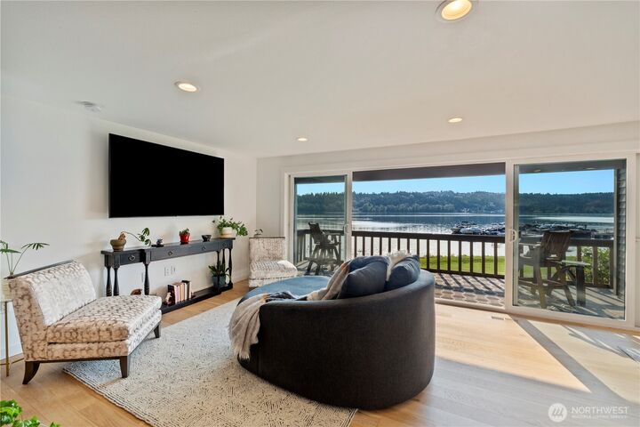 Property Photo:  17514 NE 40th Place J3  WA 98052 