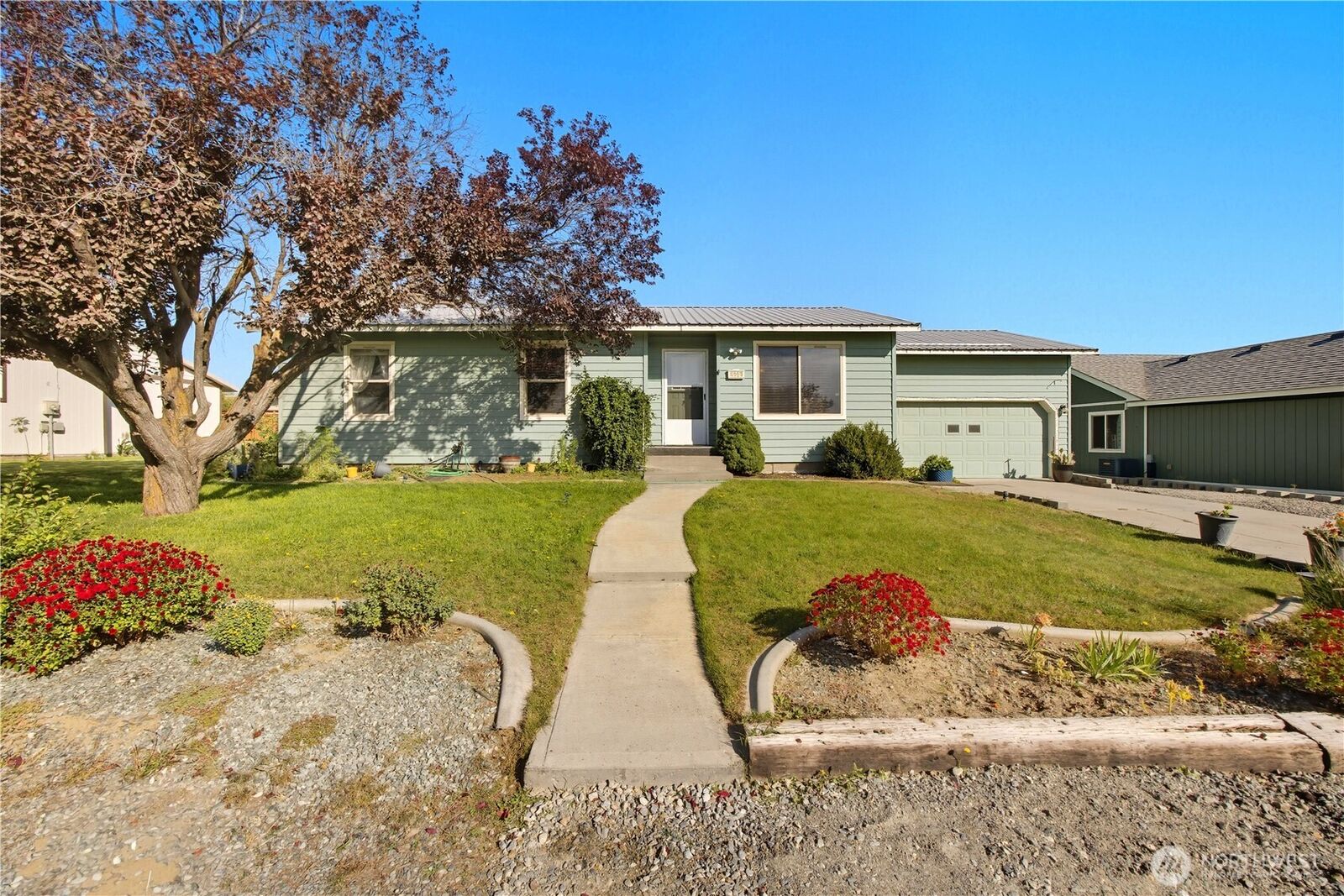 Property Photo:  605  Bramble Avenue  WA 98841 