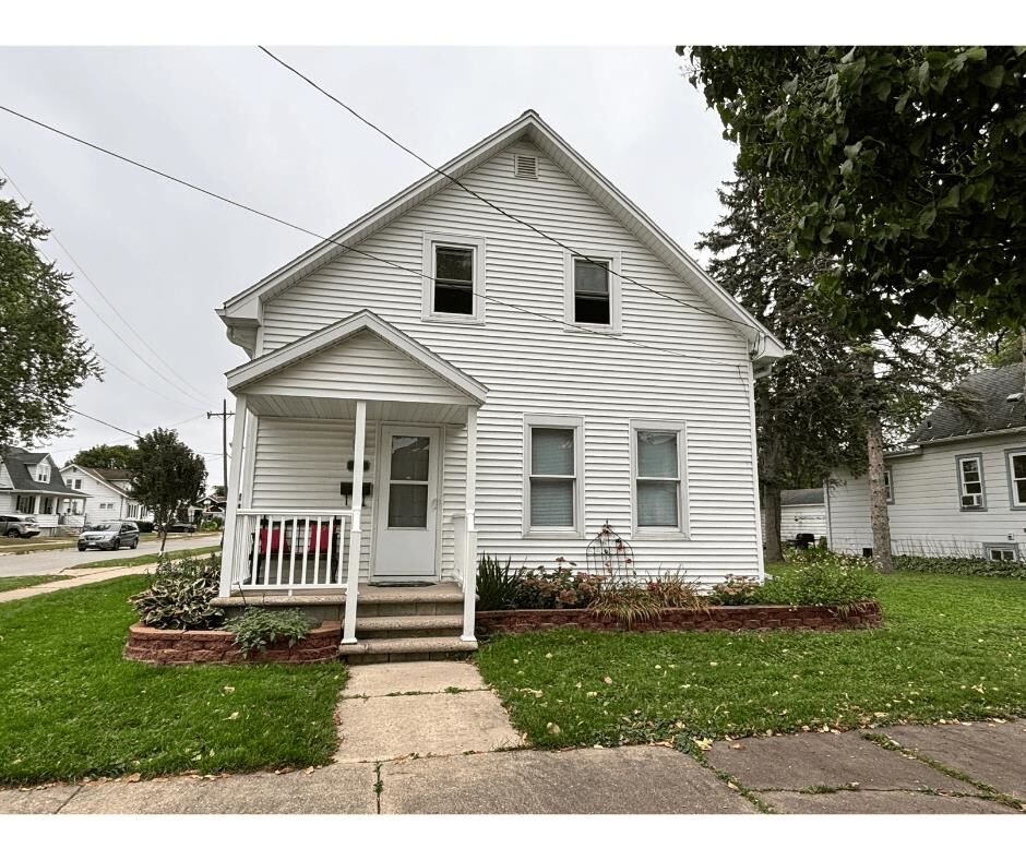 Property Photo: 131 Garfield Street WI 54303