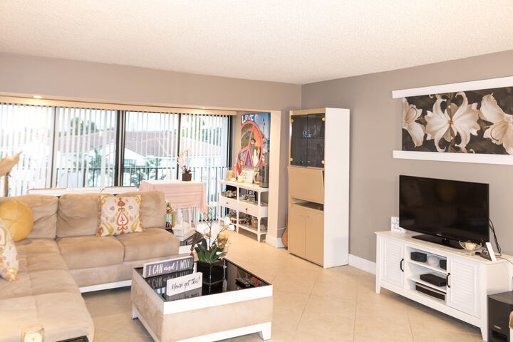 Property Photo: 4100 Tivoli Court 301 FL 33467