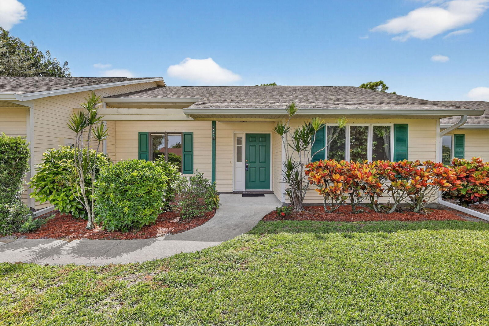 Property Photo: 630 NE Town Terrace FL 34957
