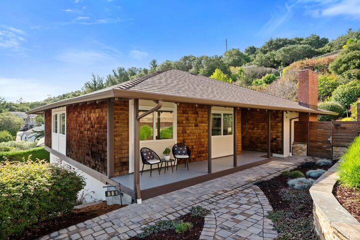 Property Photo: 815 Lomita Avenue CA 94030