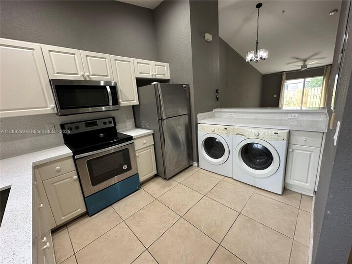 Property Photo:  3944 SW 48th Ave  FL 33023 