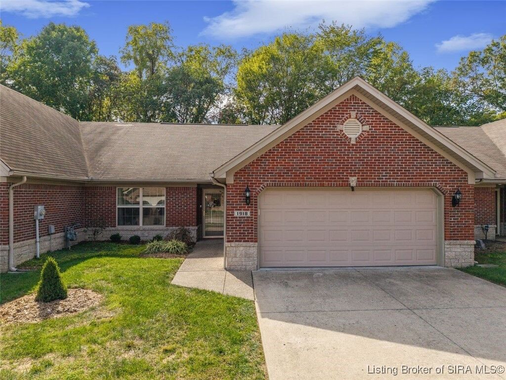 Property Photo:  1918 Majestic Meadows Drive  IN 47129