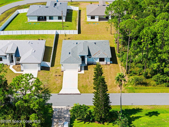 Property Photo:  1724 Tharp Road SE  FL 32909 