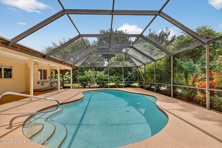 Property Photo:  630 NE Town Terrace  FL 34957 