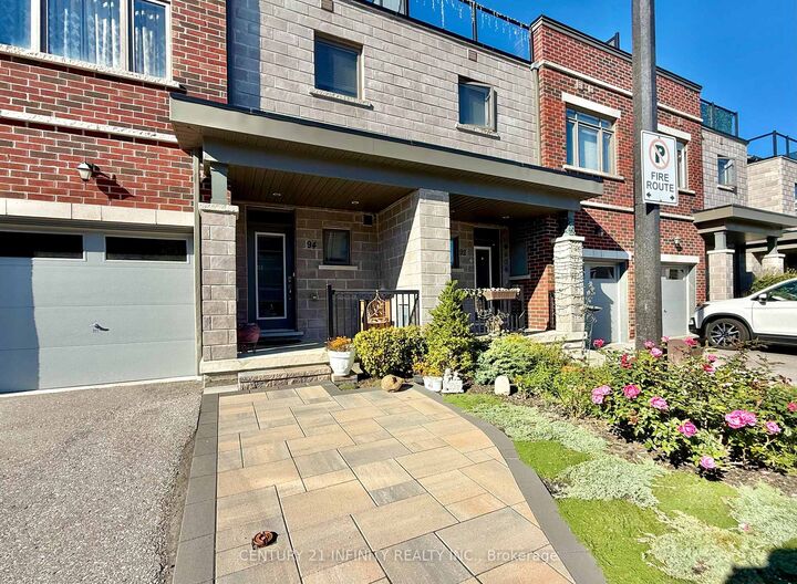 Photo de la propriété: 94 Longshore Way ON L1N 0M1