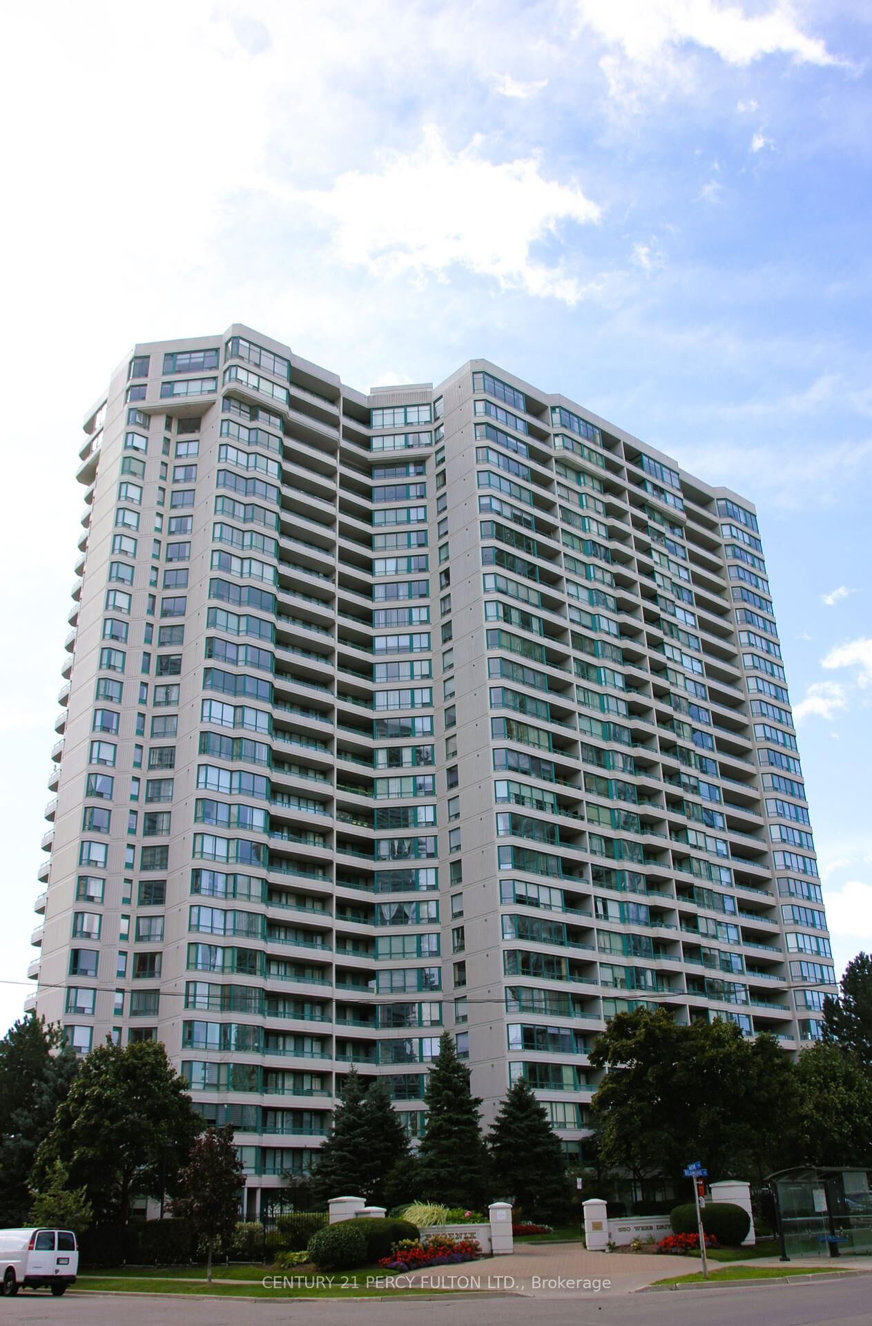 Property Photo: 550 Webb Drive 1511 ON L5B 3Y4