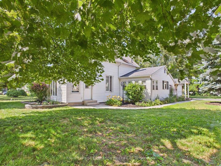Property Photo:  557 Market Street  ON N0H 2C4