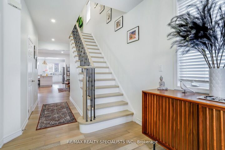 Property Photo:  918 Savoline Boulevard  ON L9T 0Z4