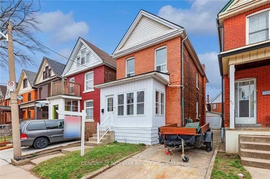 Property Photo:  42 Arthur Avenue N  ON L8L 6C5 