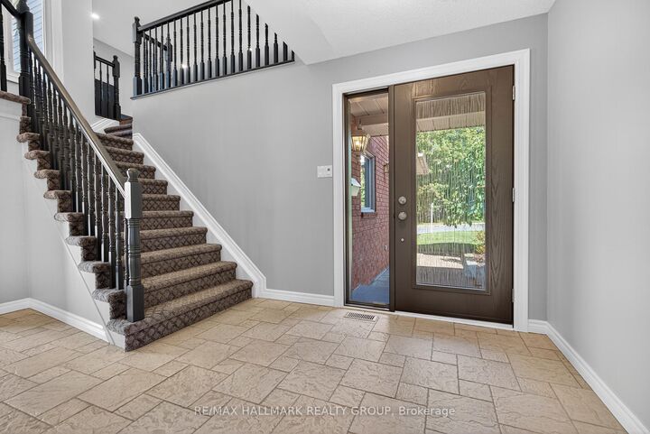 Photo de la propriété: 1354 Gaultois Avenue ON K1C 3G6