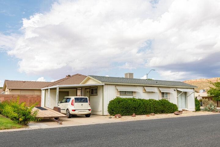 Property Photo:  4400 W State St #113  UT 84737 