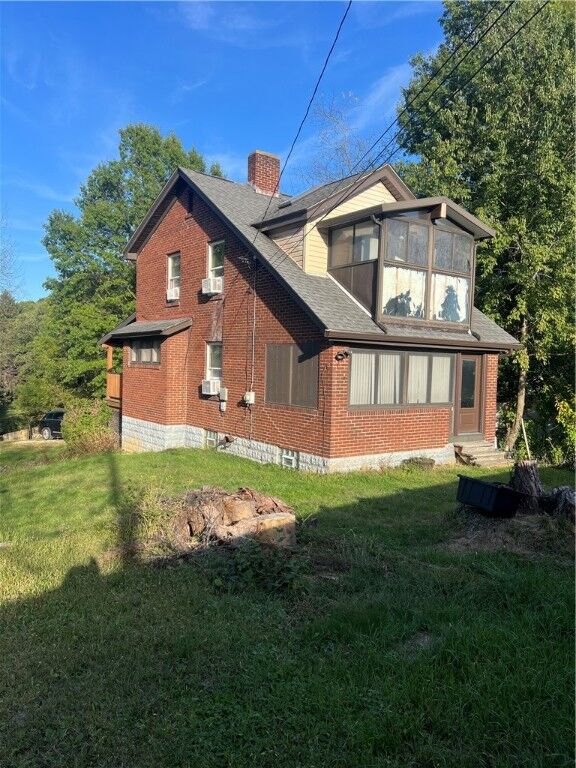 Property Photo: 1416 Carnahan Rd PA 15220