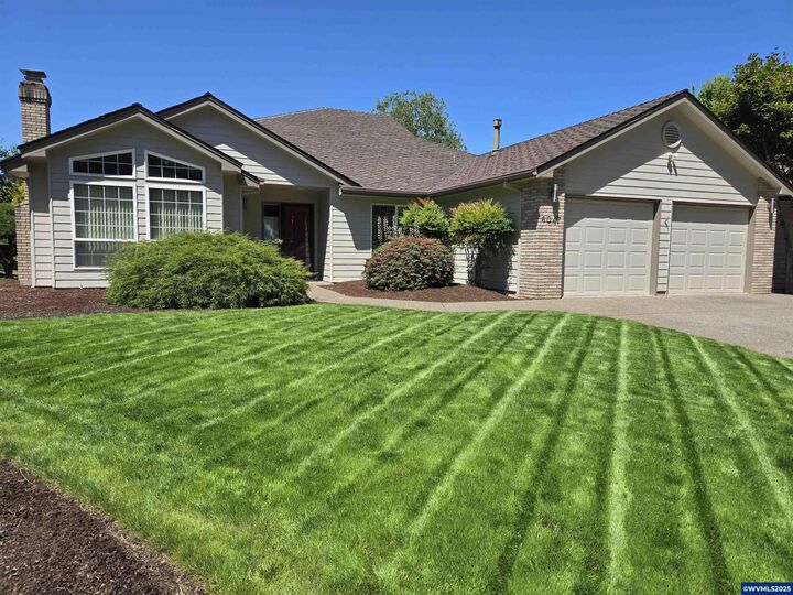 Property Photo: 6047 Hogan Dr N OR 97303