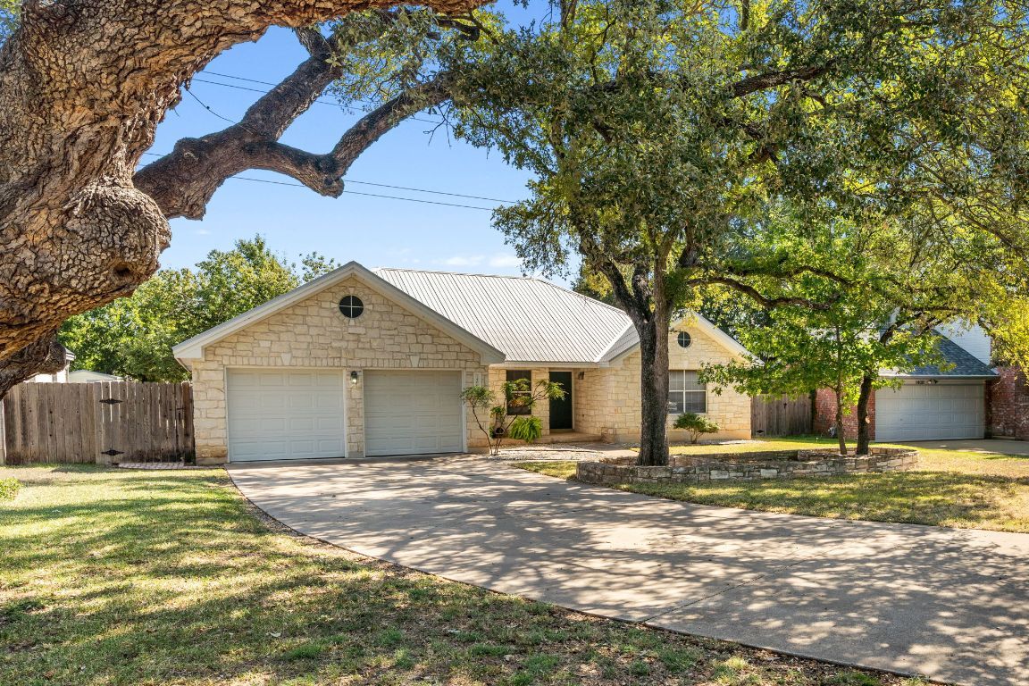 Property Photo:  1406 Willow Creek Drive  TX 78641 
