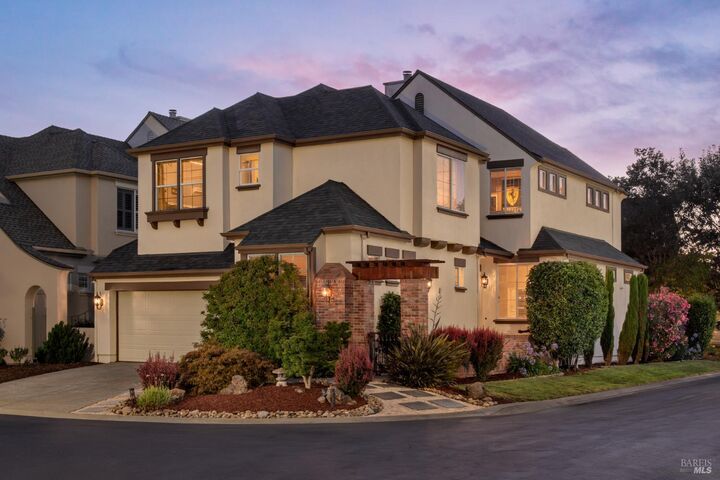 Property Photo:  2 Wedgewood Court  CA 94954 