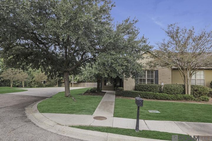 Property Photo:  2966 Magazine Dr  LA 70816