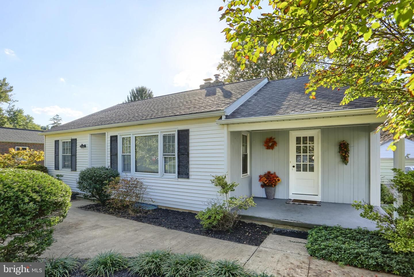 Property Photo:  2007 Meadow Ridge Drive  PA 17601 